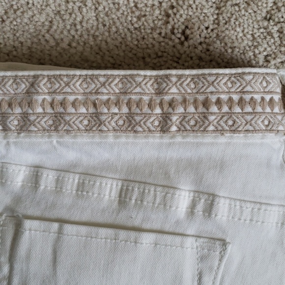 White shorts - Picture 5 of 5